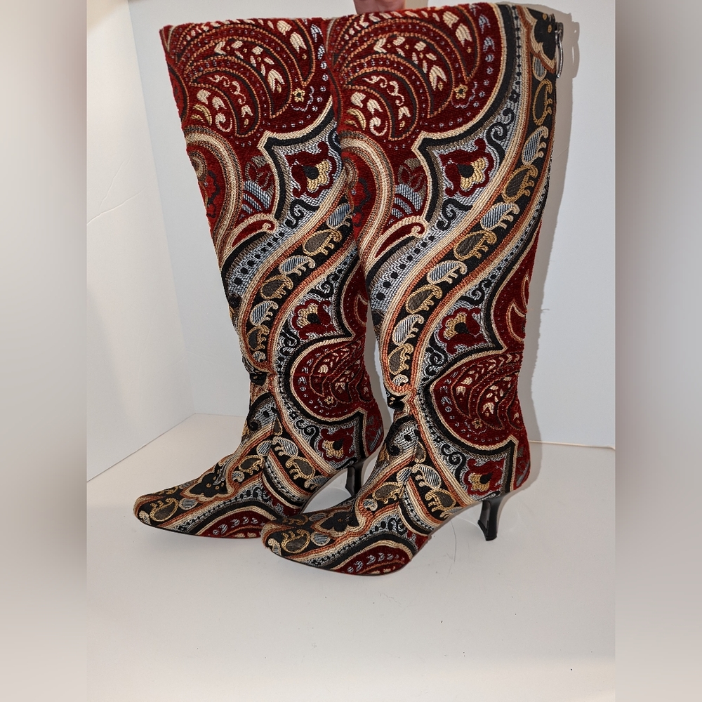 Zeyzani  Embroidered Boots Sz 7